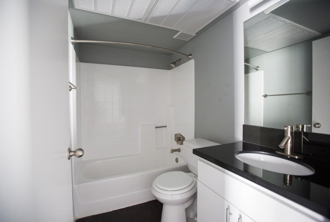 1400 Edgemont - Photo 7 of 11