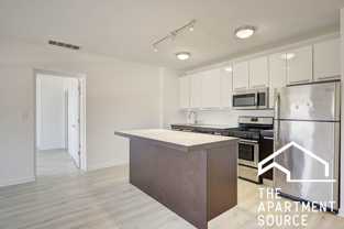 1544 W Glenlake Ave #5B - Photo 1 of 1