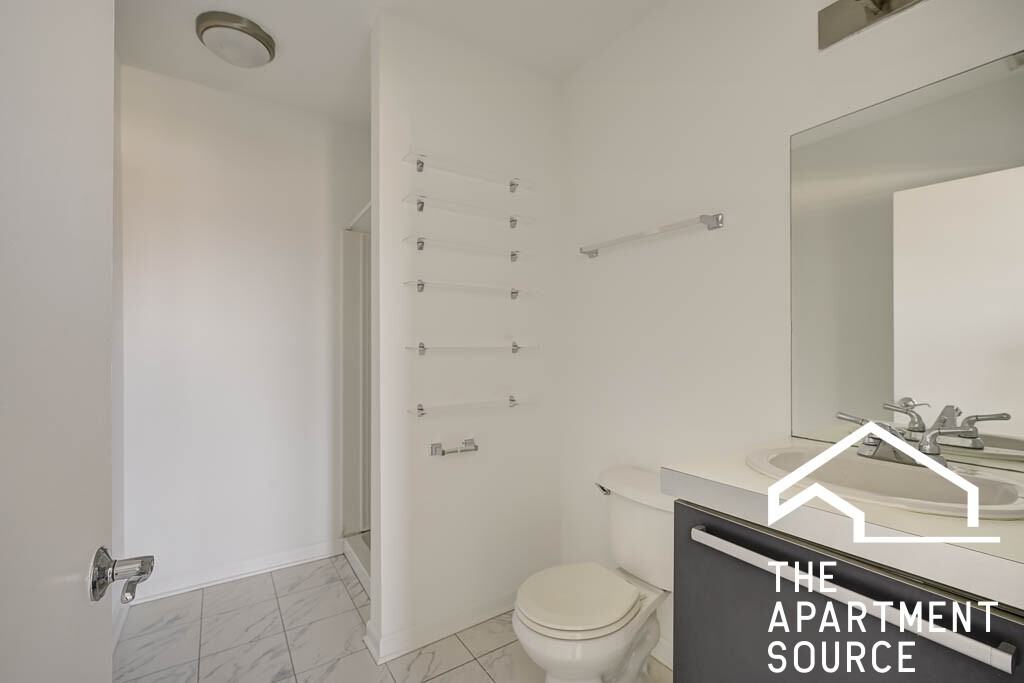 1544 W Glenlake Ave #5B - Photo 5 of 13