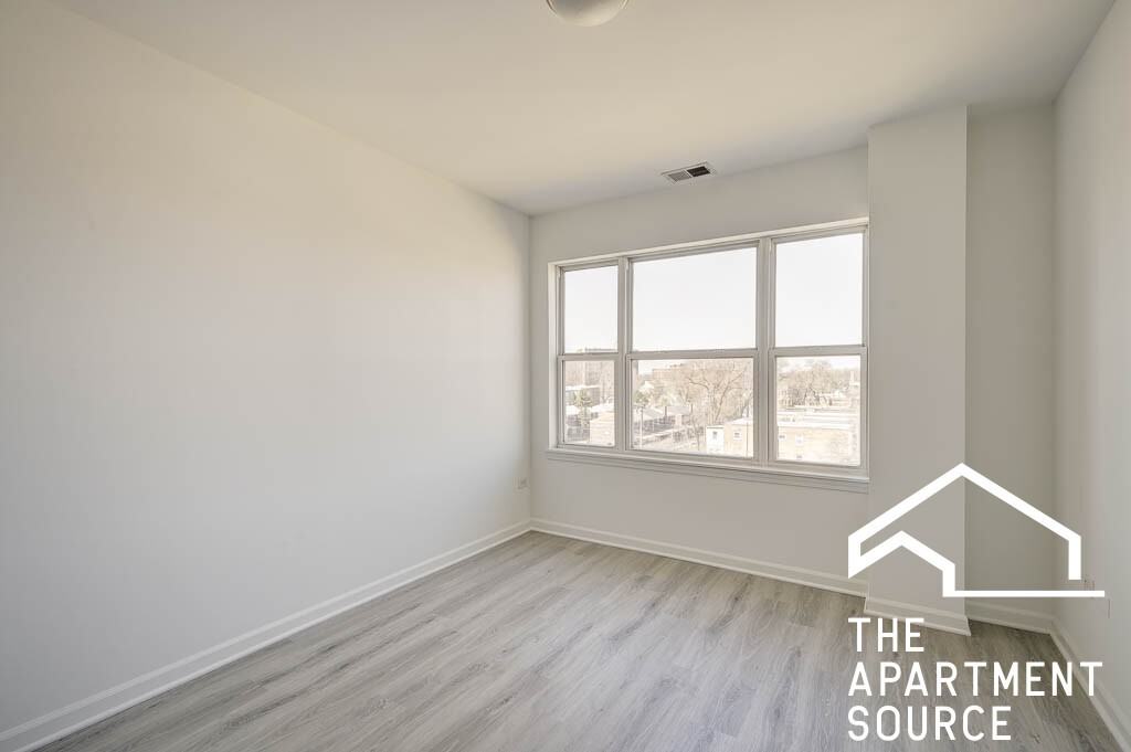 1544 W Glenlake Ave #5B - Photo 7 of 13