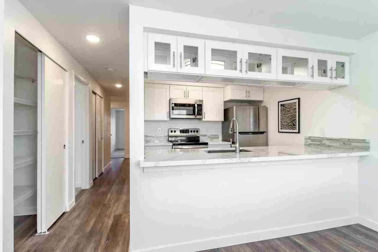 107 Willow Ave - Photo 3 of 21