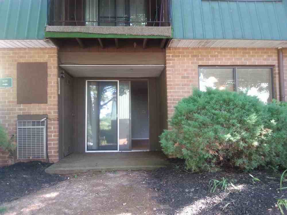 627 Meadowview Ln - Photo 2 of 7