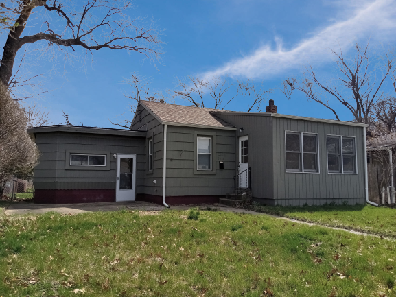 2629 Lawrence St - Photo 2 of 12