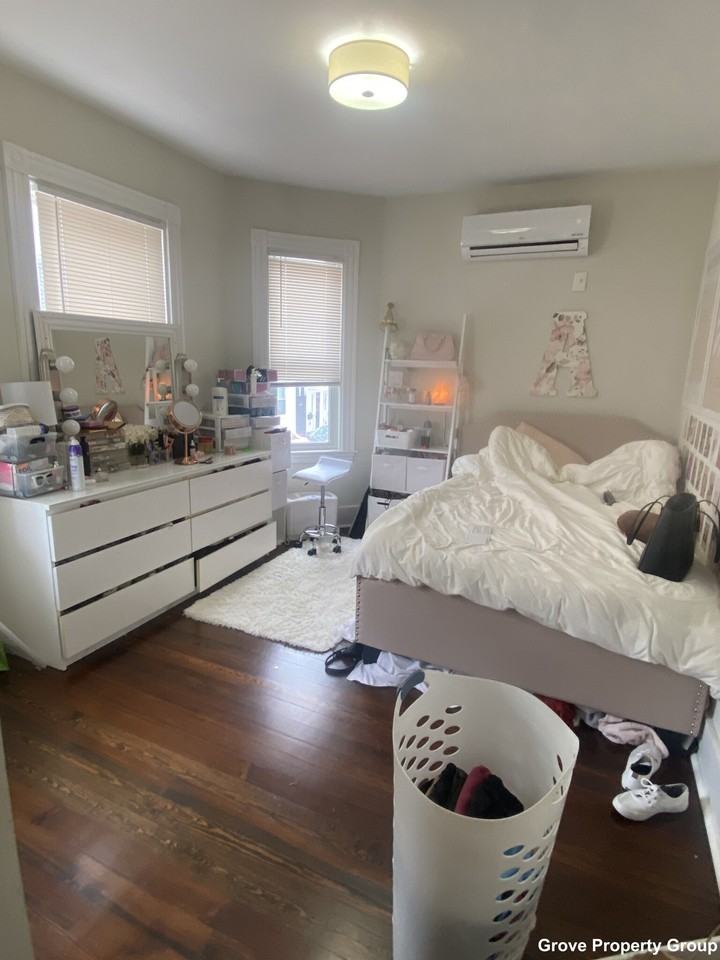 7 Winfield St #1 - Photo 3 of 9