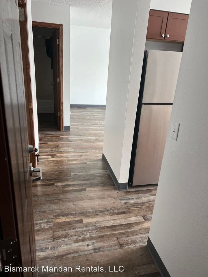 217 N Lakota Ave - Photo 2 of 11