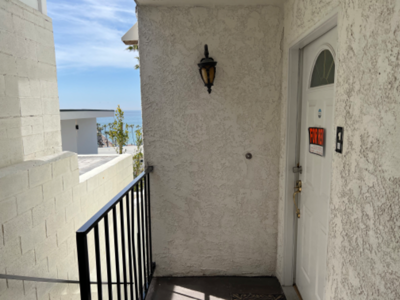 426 Monterey Ln - Photo 2 of 25