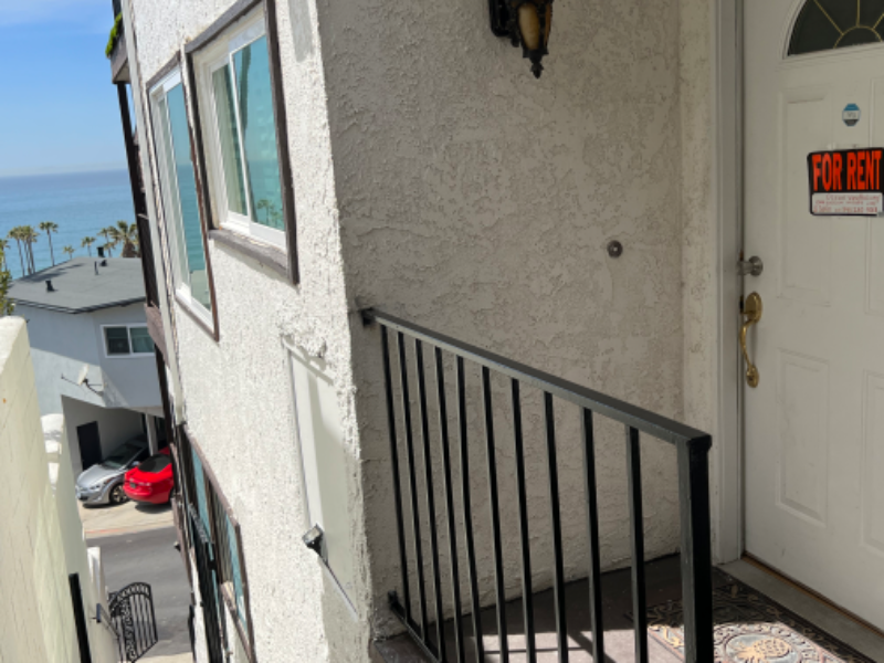 426 Monterey Ln - Photo 3 of 25