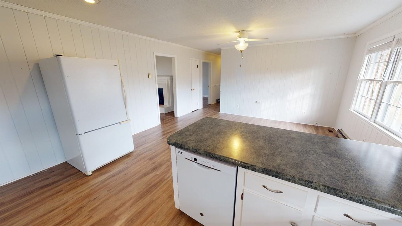 108 Wilson St #1 - Photo 3 of 10