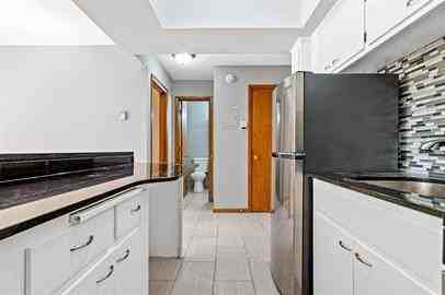 3428 Harriet Apartments - Photo 3 of 30