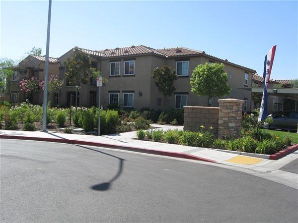 Bella Vista Apartments - Photo 2 of 4