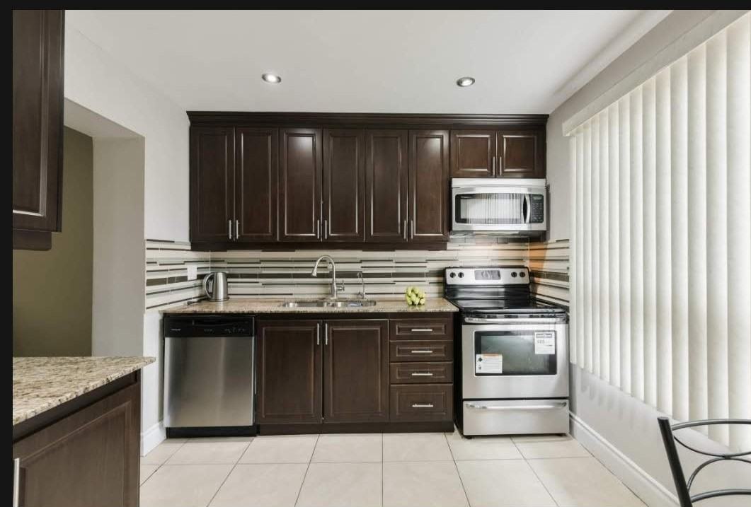 125 Greene Drive #125 - Photo 3 of 4
