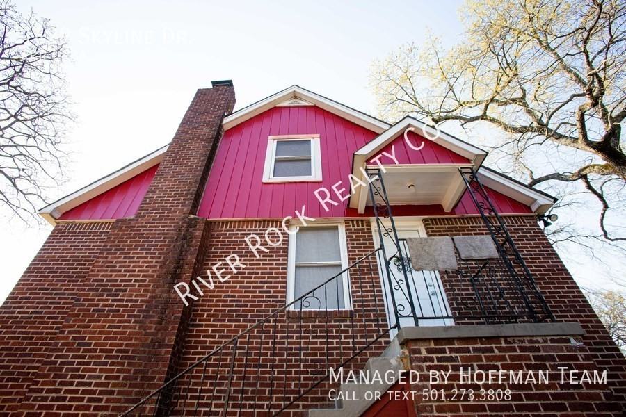 1429 Skyline Dr - Photo 3 of 50