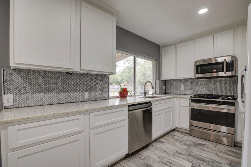 1414 Ridgecrest Dr - Photo 2 of 27