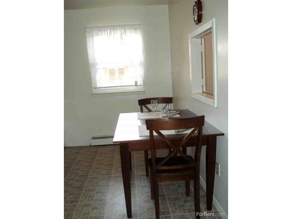 Stratford Apartments - Photo 2 of 15