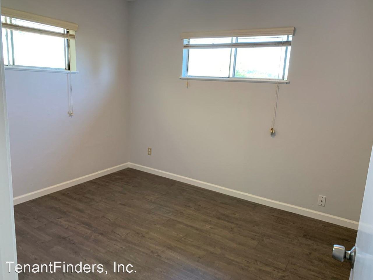 19 Holcomb Ct - Photo 2 of 12