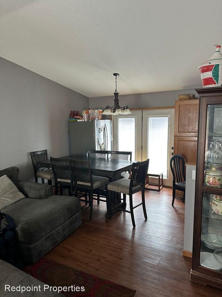 5141 7th Ln S - Photo 3 of 14