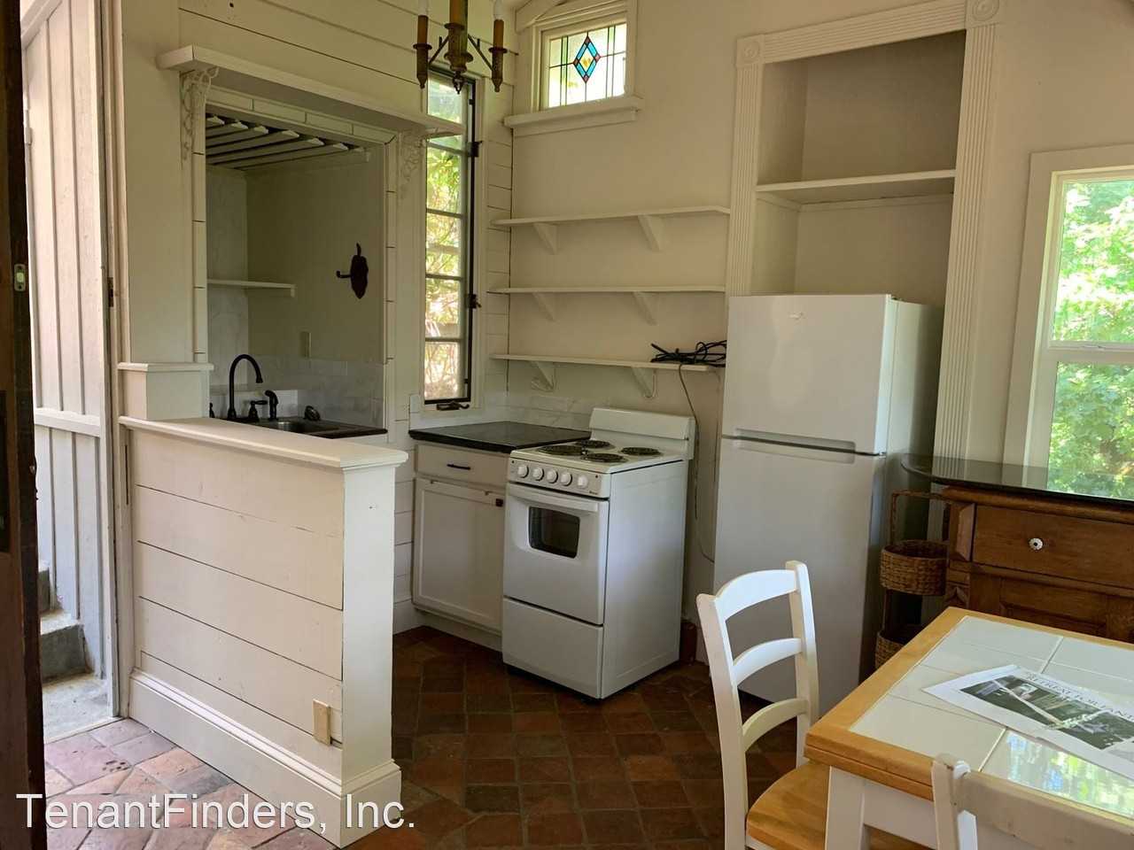 106 Scenic Dr - Photo 3 of 19