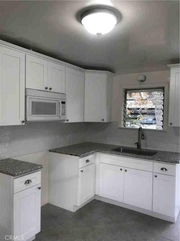 133 W 10th St - Photo 2 of 13