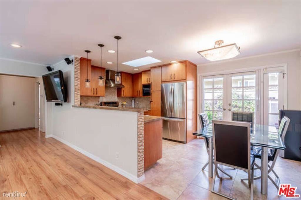 8255 Tuscany Ave - Photo 3 of 10