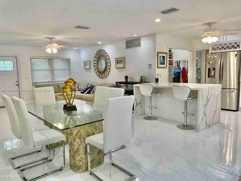 607 S Highland Dr #607 - Photo 3 of 13