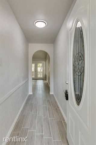 2708 Hilldale Blvd - Photo 2 of 21