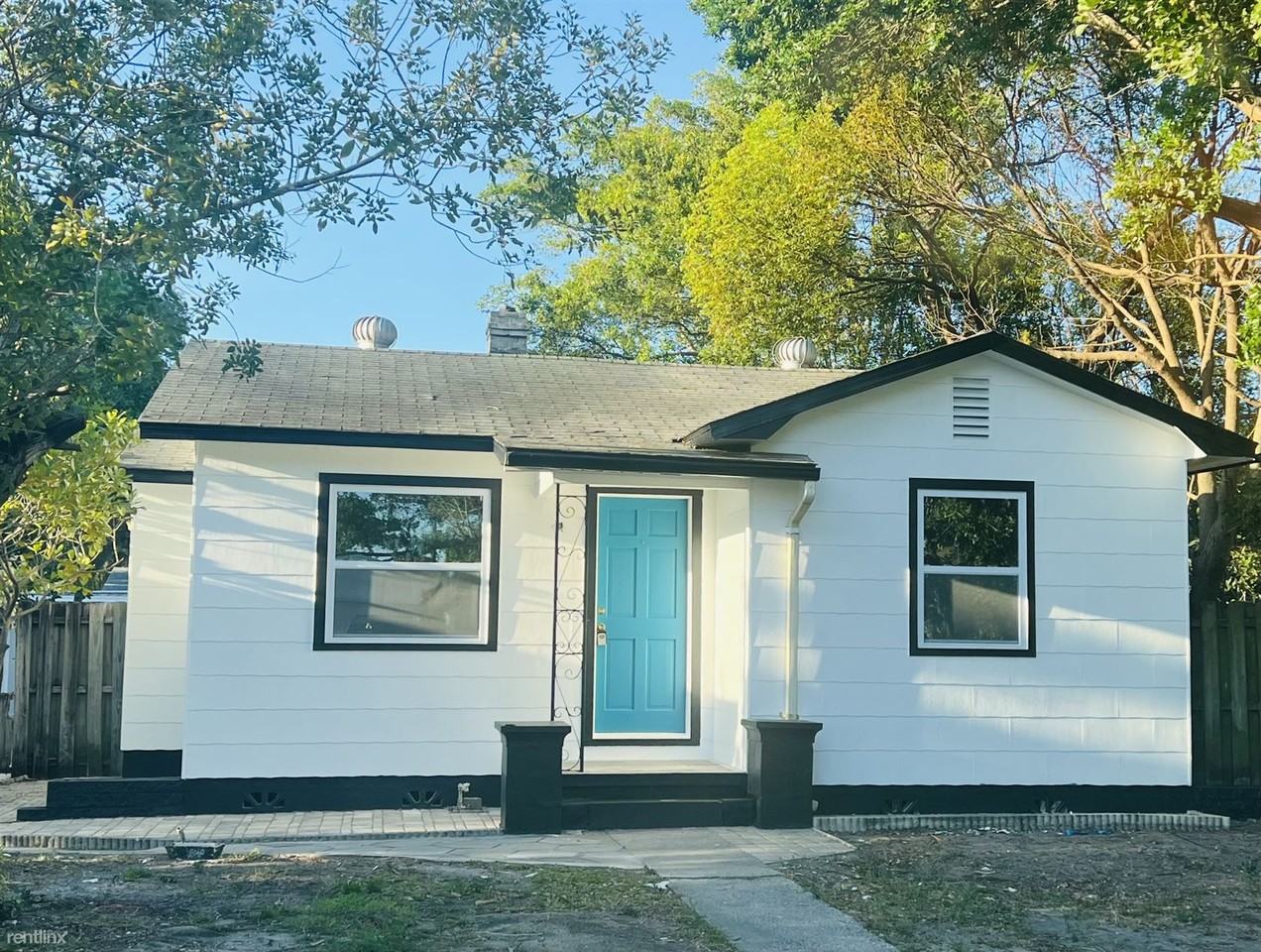 2743 34th Ave N - Photo 2 of 12