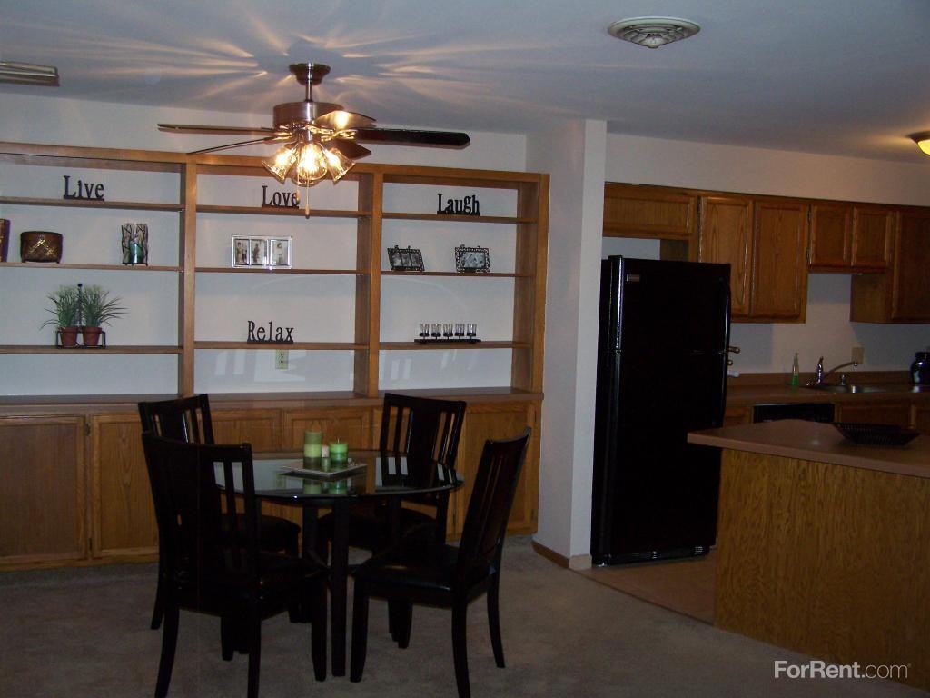 Monterey Apartments - Photo 3 of 18