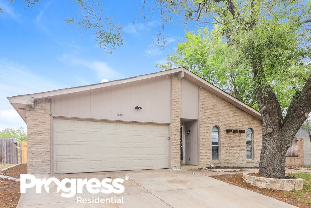6205 Magnolia Ln - Photo 3 of 16
