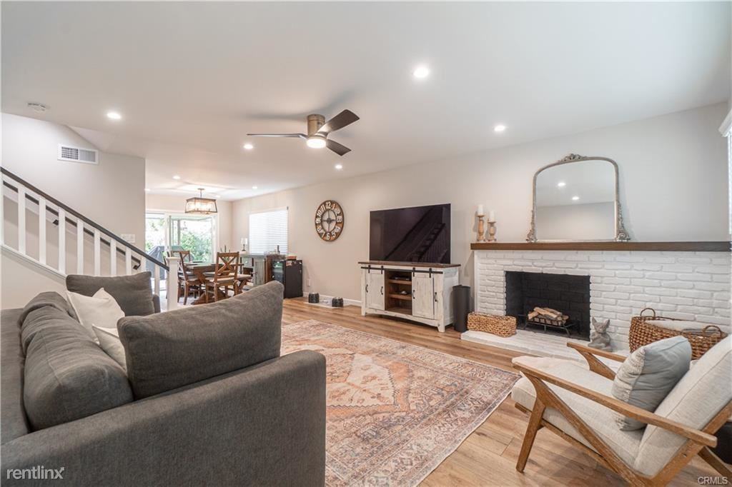 1016 W Bloomwood Rd - Photo 2 of 10