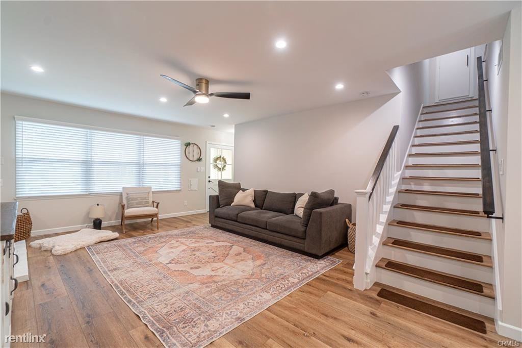 1016 W Bloomwood Rd - Photo 3 of 10