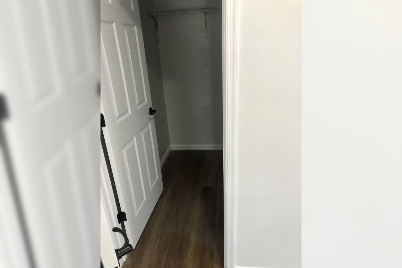 177 Woods Edge Rd - Photo 3 of 12