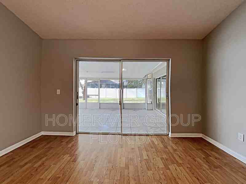 10414 Tara Dr - Photo 2 of 27