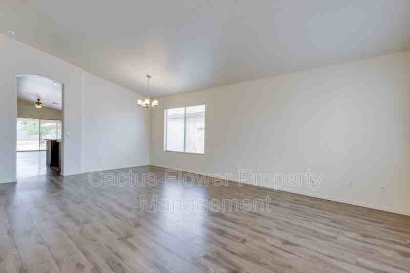 616 N Ocotillo Ln - Photo 4 of 36