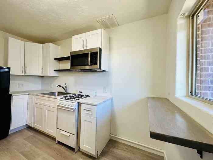 57 N Euclid Ave #57 - Photo 3 of 12