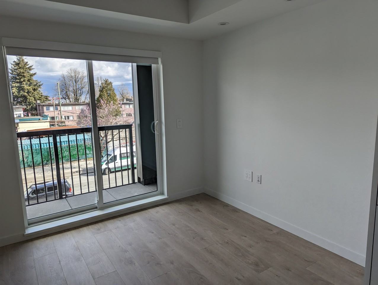 2520 Guelph Street - Photo 2 of 16