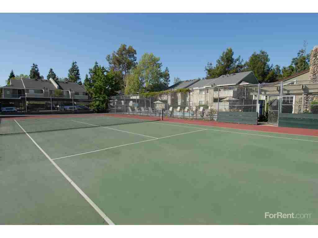 Summertime Apartments - Photo 2 of 8