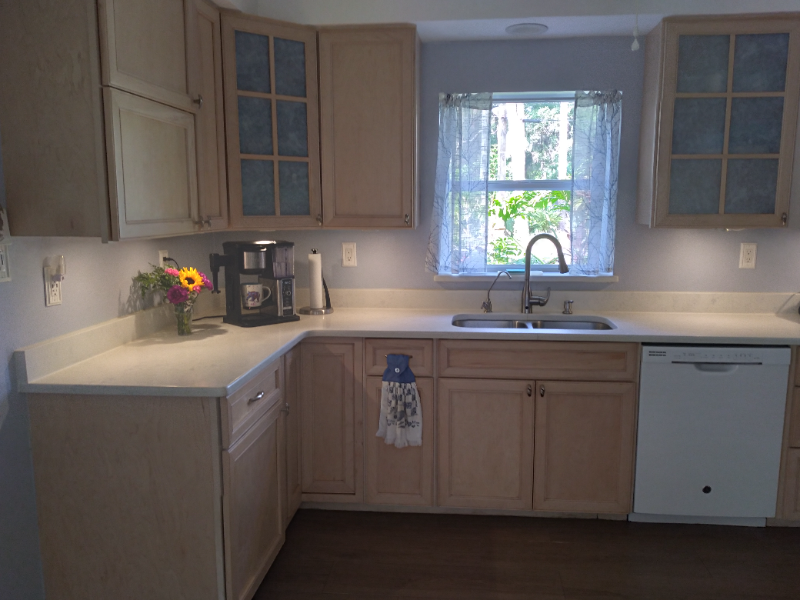 550 Acacia Ave - Photo 2 of 15