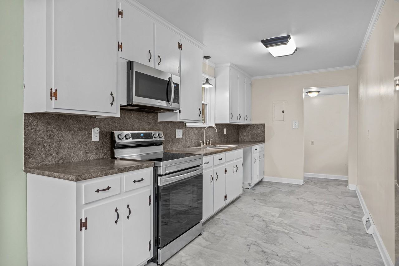 205 Fieldstone Cir #1 - Photo 5 of 42