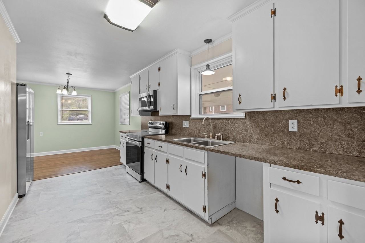 205 Fieldstone Cir #1 - Photo 7 of 42