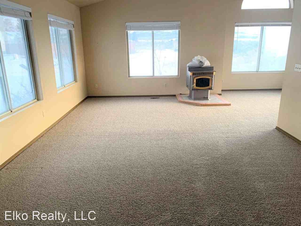 788 Thorpe Dr - Photo 3 of 7