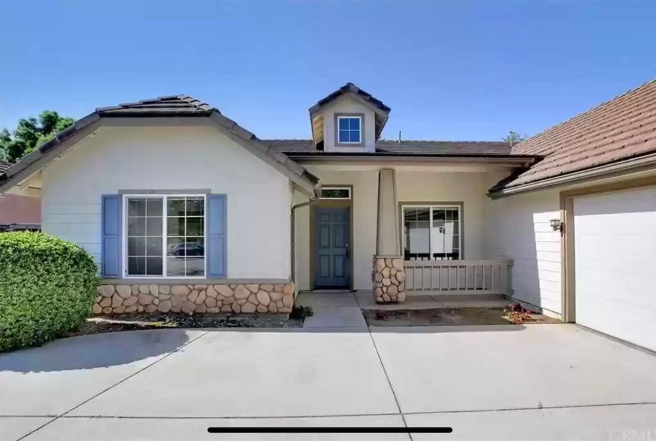 2626 Vineyard Cir - Photo 3 of 32