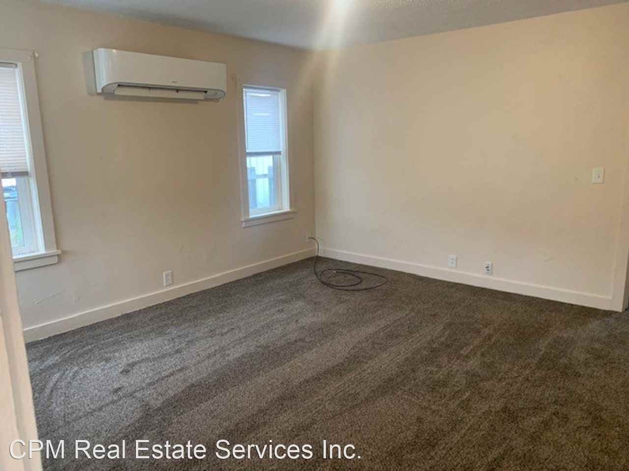 309 & 311 SE G Street - Photo 2 of 9