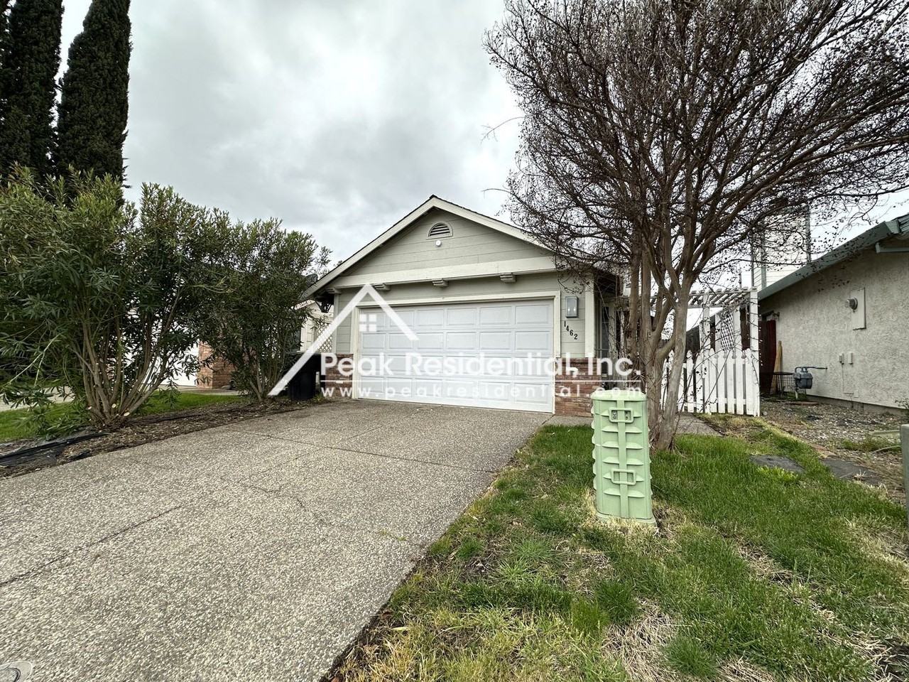 1462 W Hidalgo Cir - Photo 2 of 20