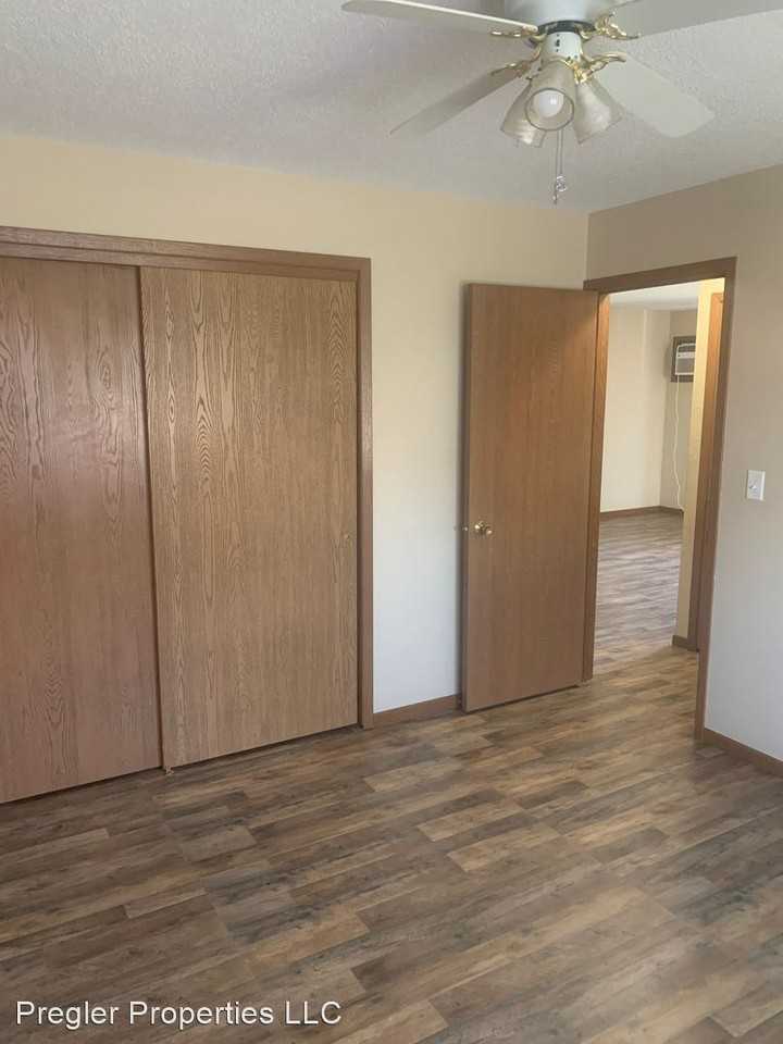 412 3rd Ave Sw #15 - Photo 2 of 5