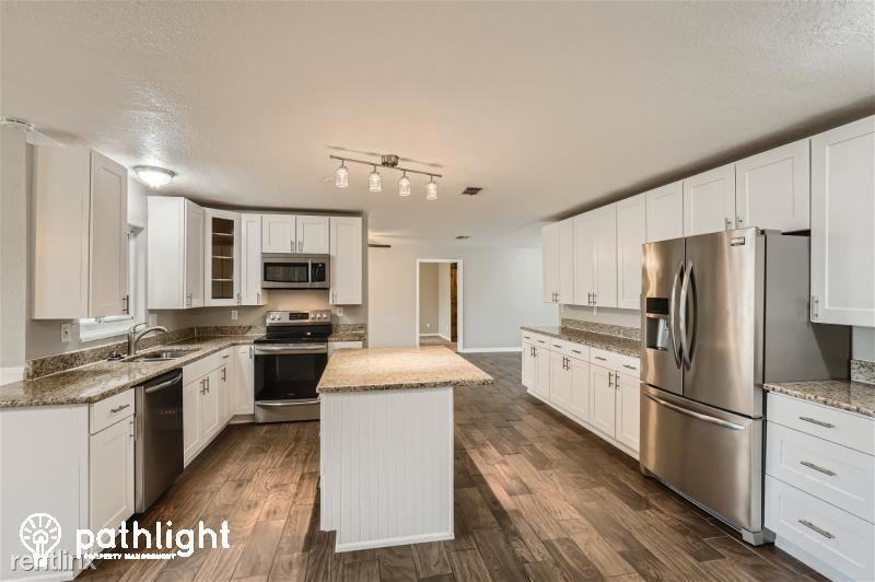 5119 Bernadette Dr - Photo 3 of 19