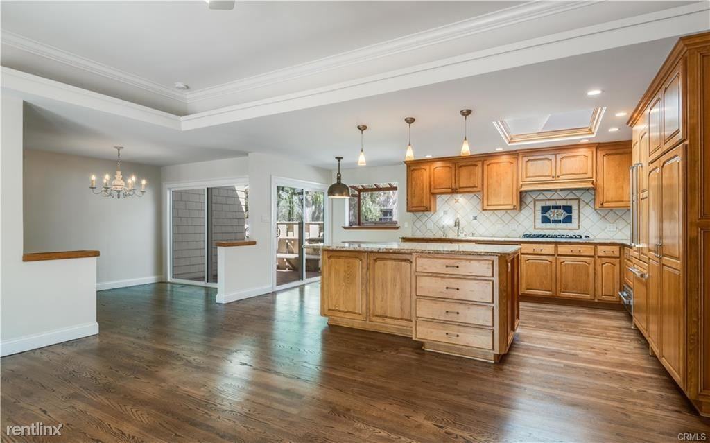 4165 Via Solano - Photo 2 of 10