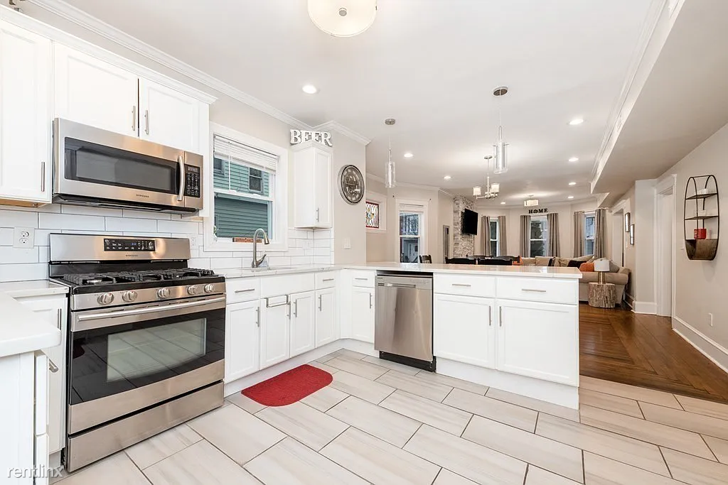 30 Larchmont St - Photo 2 of 28