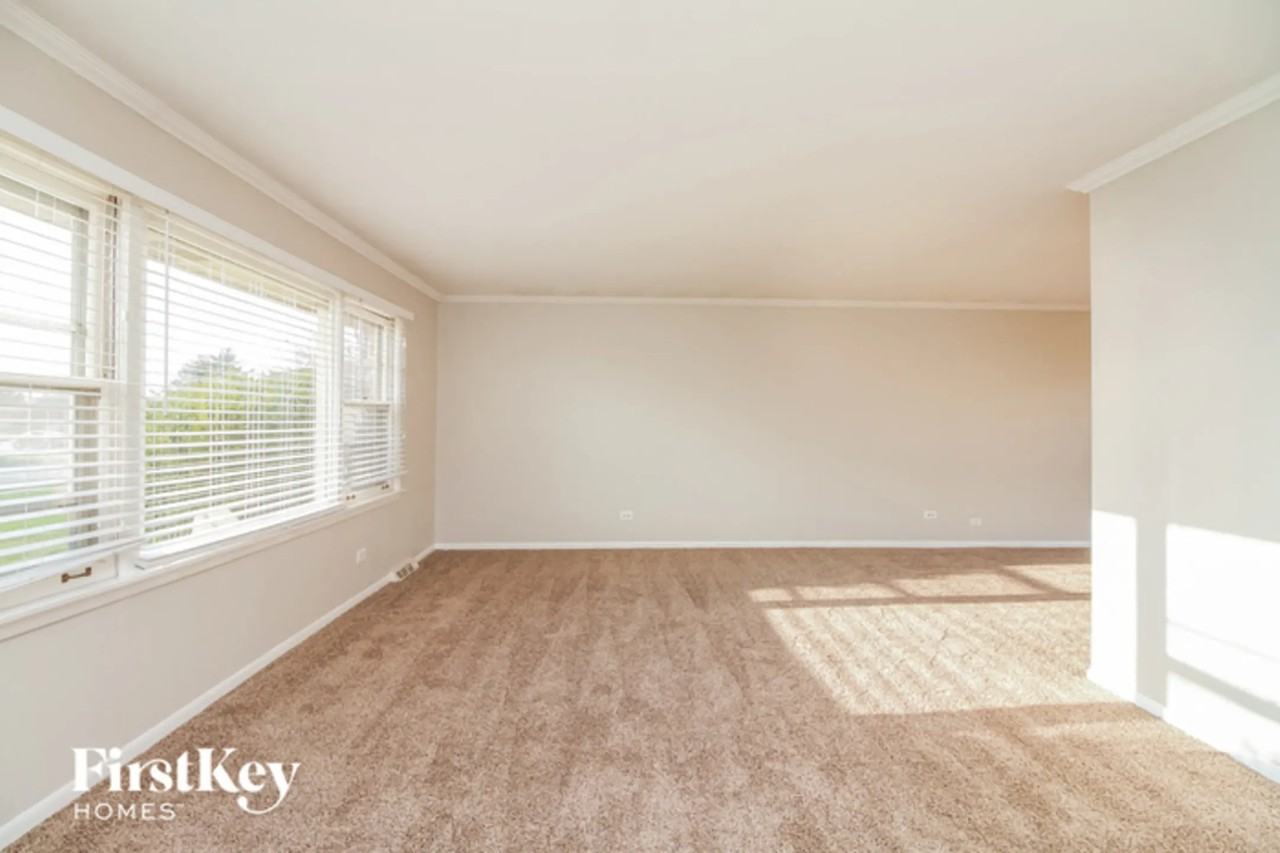 19809 Lakewood Ave - Photo 3 of 14