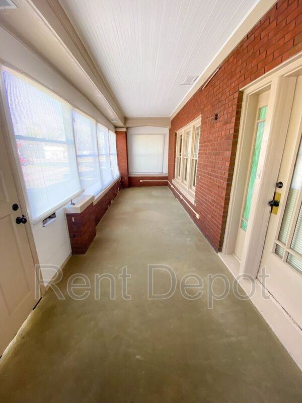 529 S Kentucky Ave - Photo 2 of 50