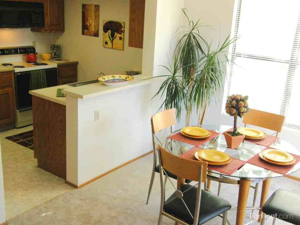 Sun River Village Apartments - Photo 3 of 20